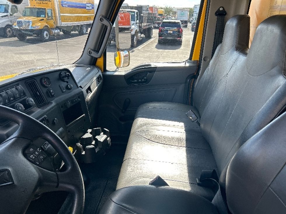 Medium Duty Box Truck-Light and Medium Duty Trucks-International-2021-MV607-Phoenix-AZ-221,047\n\t\tmiles-$ 39,250 - Image 26