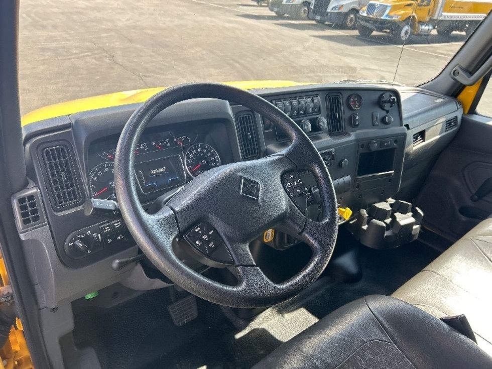 Medium Duty Box Truck-Light and Medium Duty Trucks-International-2021-MV607-Phoenix-AZ-221,047\n\t\tmiles-$ 39,250 - Image 27