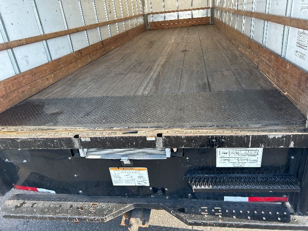 Medium Duty Box Truck-Light and Medium Duty Trucks-International-2021-MV607-Phoenix-AZ-221,047\n\t\tmiles-$ 39,250 - Image 9