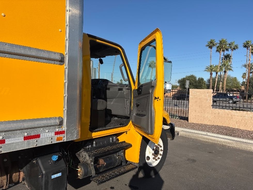 Medium Duty Box Truck-Light and Medium Duty Trucks-International-2021-MV607-Phoenix-AZ-225,329\n\t\tmiles-$ 34,500 - Image 20