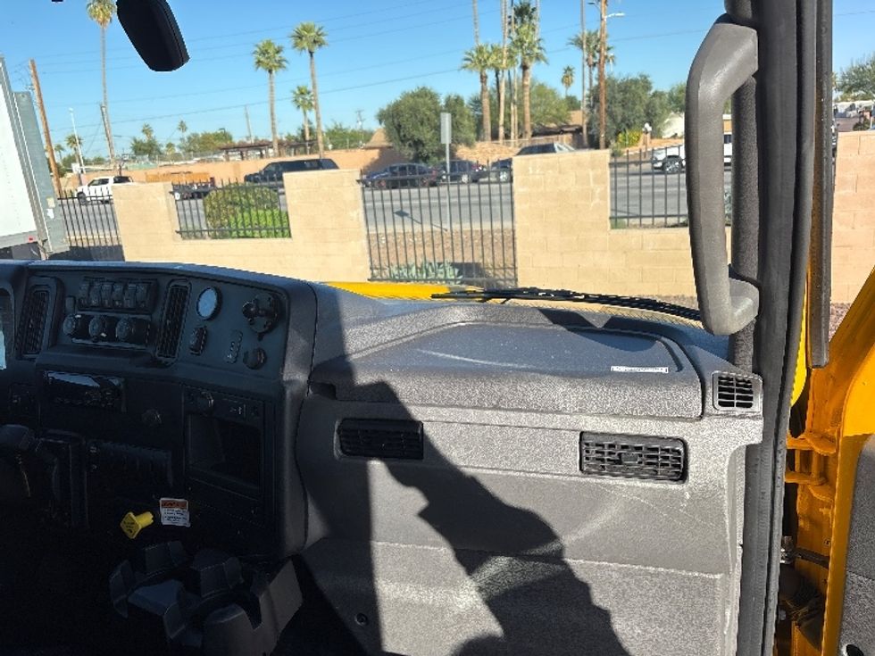 Medium Duty Box Truck-Light and Medium Duty Trucks-International-2021-MV607-Phoenix-AZ-225,329\n\t\tmiles-$ 34,500 - Image 21