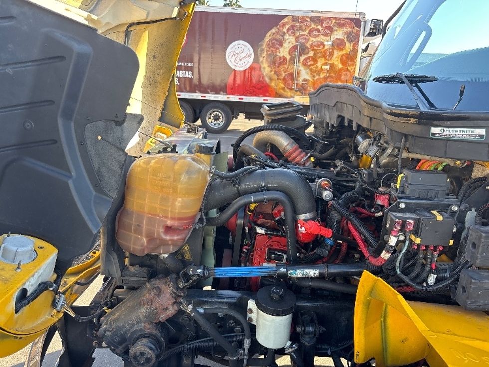 Medium Duty Box Truck-Light and Medium Duty Trucks-International-2021-MV607-Phoenix-AZ-225,329\n\t\tmiles-$ 34,500 - Image 24