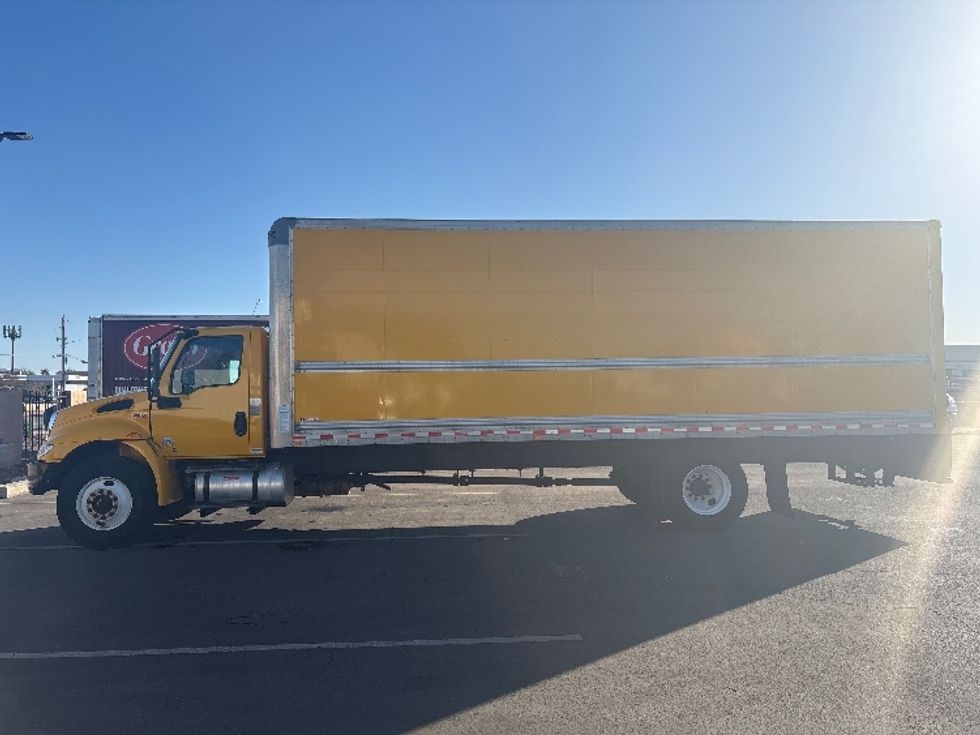 Medium Duty Box Truck-Light and Medium Duty Trucks-International-2021-MV607-Phoenix-AZ-225,329\n\t\tmiles-$ 34,500 - Image 4