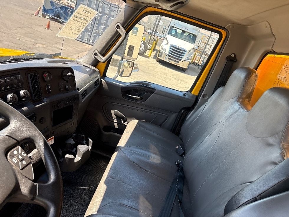 Medium Duty Box Truck-Light and Medium Duty Trucks-International-2021-MV607-Phoenix-AZ-226,989\n\t\tmiles-$ 28,750 - Image 18