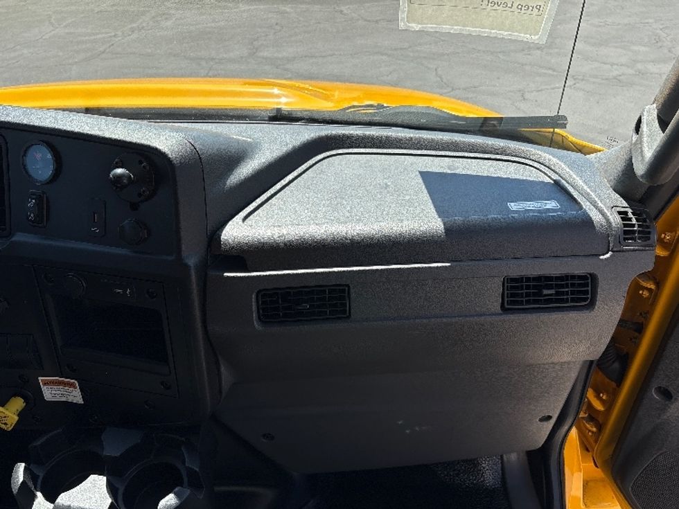 Medium Duty Box Truck-Light and Medium Duty Trucks-International-2021-MV607-Phoenix-AZ-226,989\n\t\tmiles-$ 28,750 - Image 20