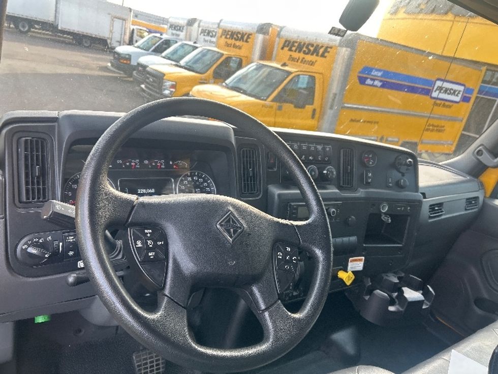 Medium Duty Box Truck-Light and Medium Duty Trucks-International-2021-MV607-Phoenix-AZ-228,069\n\t\tmiles-$ 38,250 - Image 17