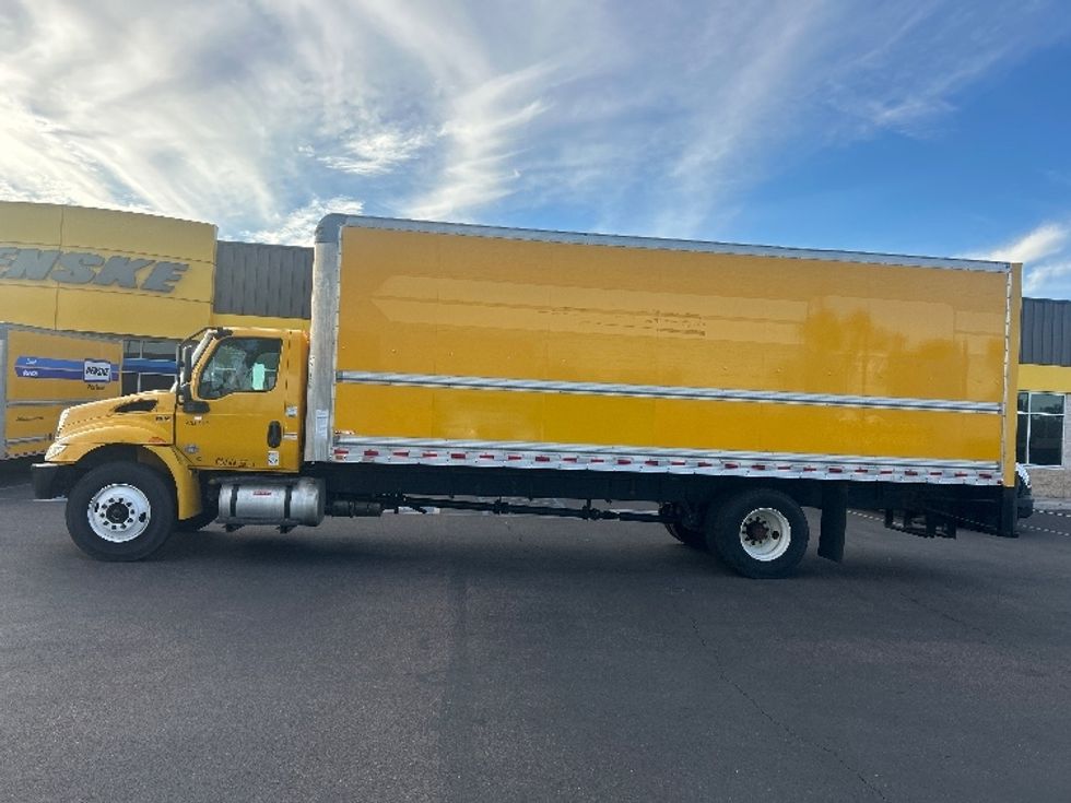 Medium Duty Box Truck-Light and Medium Duty Trucks-International-2021-MV607-Phoenix-AZ-228,069\n\t\tmiles-$ 38,250 - Image 4