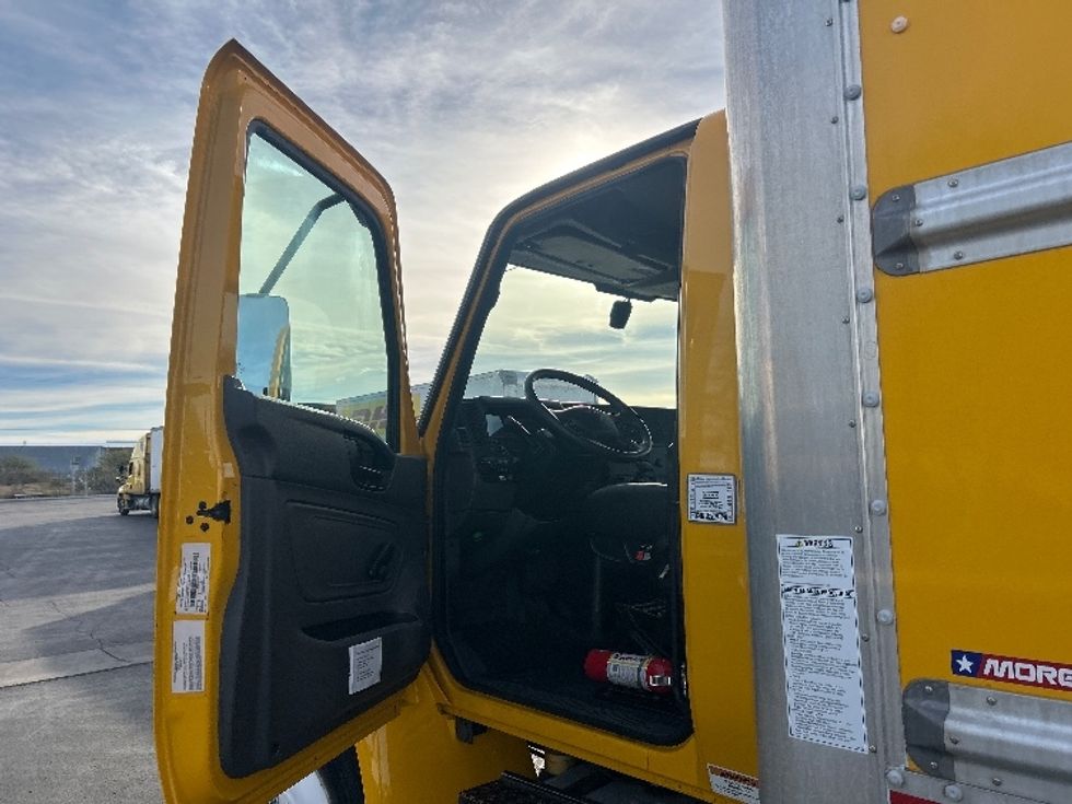 Medium Duty Box Truck-Light and Medium Duty Trucks-International-2021-MV607-Phoenix-AZ-230,900\n\t\tmiles-$ 37,750 - Image 15