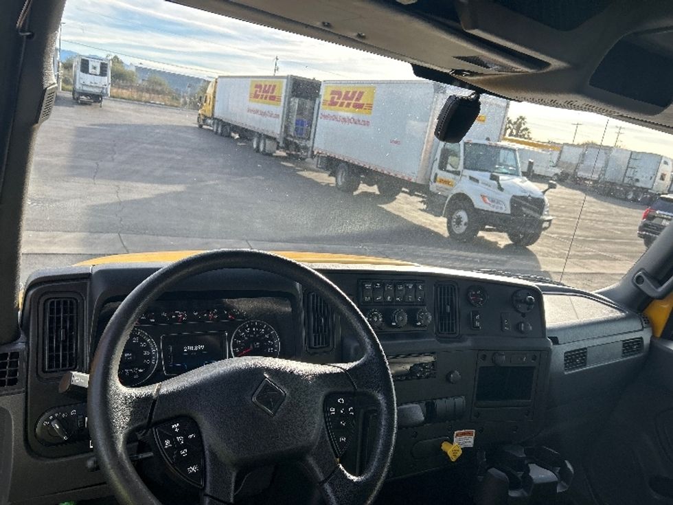 Medium Duty Box Truck-Light and Medium Duty Trucks-International-2021-MV607-Phoenix-AZ-230,900\n\t\tmiles-$ 37,750 - Image 17