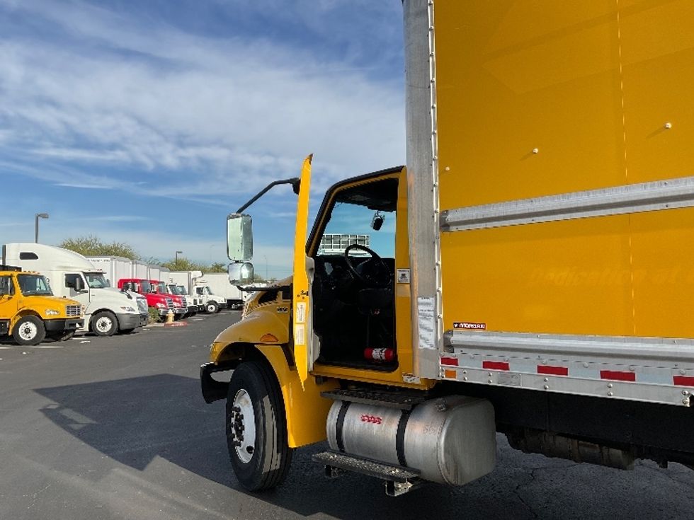 Medium Duty Box Truck-Light and Medium Duty Trucks-International-2021-MV607-Phoenix-AZ-237,936\n\t\tmiles-$ 36,750 - Image 16