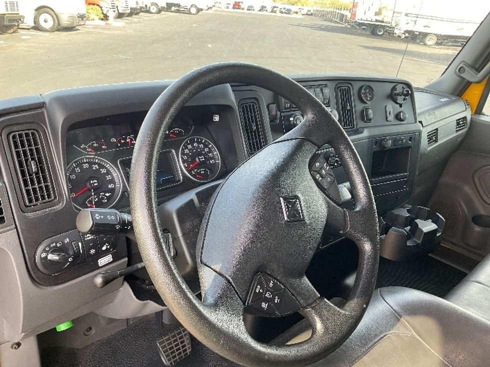 Medium Duty Box Truck-Light and Medium Duty Trucks-International-2021-MV607-Phoenix-AZ-237,936\n\t\tmiles-$ 36,750 - Image 17