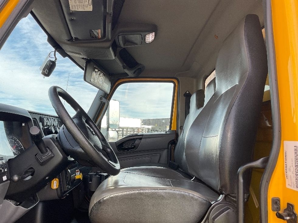 Medium Duty Box Truck-Light and Medium Duty Trucks-International-2021-MV607-Phoenix-AZ-237,936\n\t\tmiles-$ 36,750 - Image 19