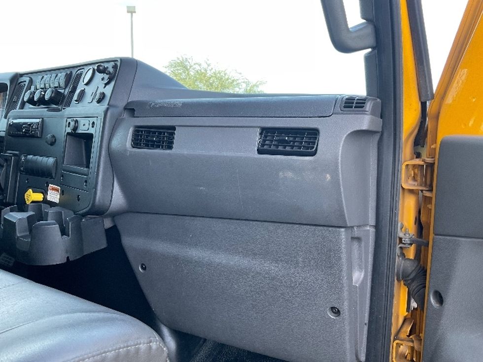 Medium Duty Box Truck-Light and Medium Duty Trucks-International-2021-MV607-Phoenix-AZ-237,936\n\t\tmiles-$ 36,750 - Image 21