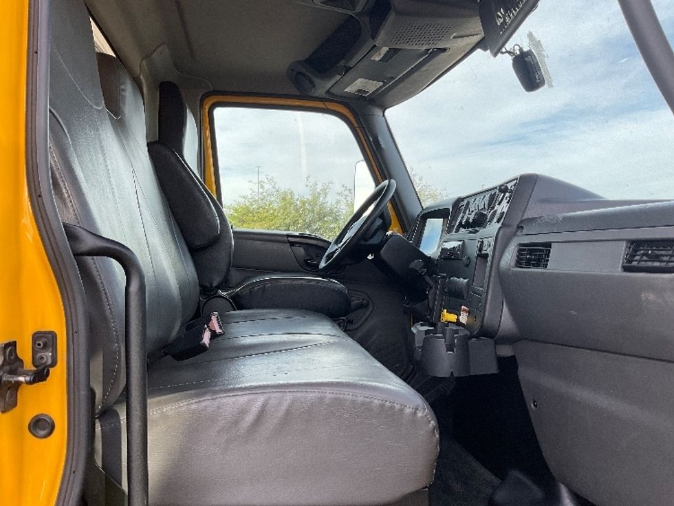Medium Duty Box Truck-Light and Medium Duty Trucks-International-2021-MV607-Phoenix-AZ-237,936\n\t\tmiles-$ 36,750 - Image 22