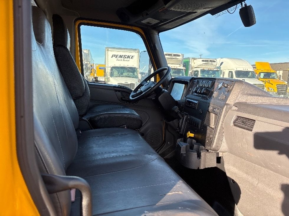 Medium Duty Box Truck-Light and Medium Duty Trucks-International-2021-MV607-Phoenix-AZ-238,293\n\t\tmiles-$ 36,750 - Image 22