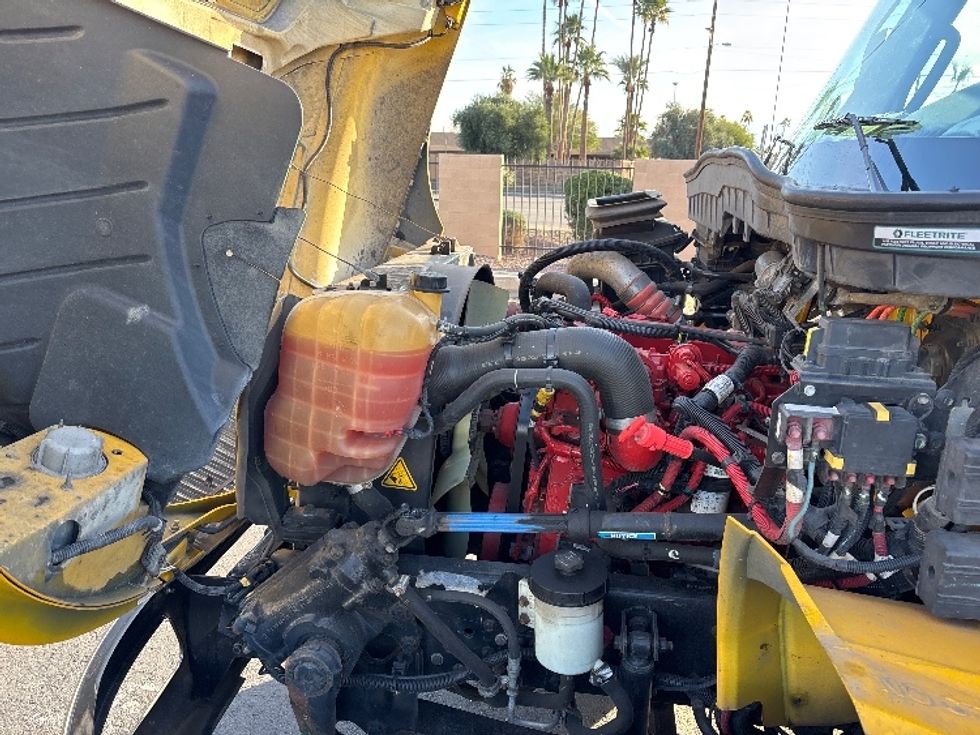 Medium Duty Box Truck-Light and Medium Duty Trucks-International-2021-MV607-Phoenix-AZ-238,293\n\t\tmiles-$ 36,750 - Image 24