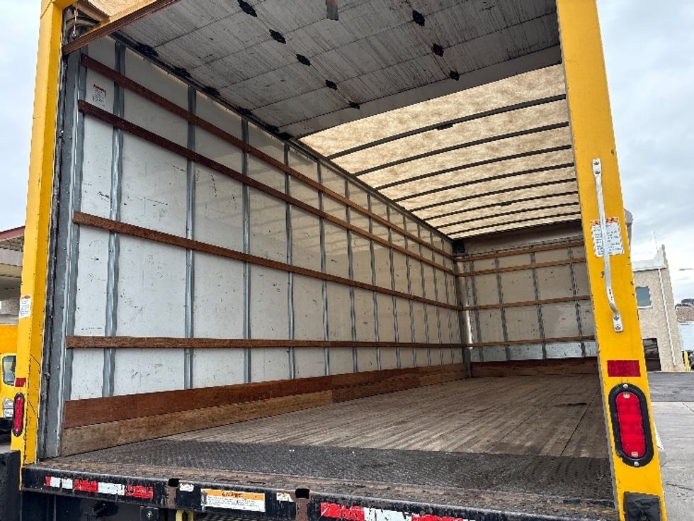Medium Duty Box Truck-Light and Medium Duty Trucks-International-2021-MV607-Phoenix-AZ-238,525\n\t\tmiles-$ 36,750 - Image 10