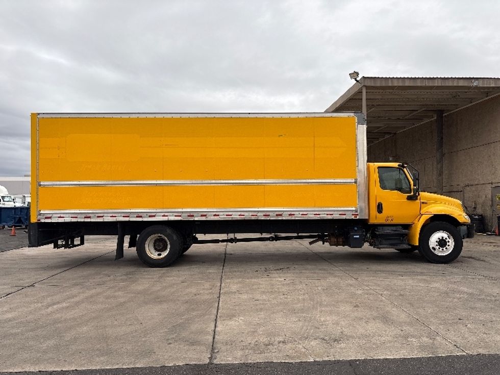 Medium Duty Box Truck-Light and Medium Duty Trucks-International-2021-MV607-Phoenix-AZ-238,525\n\t\tmiles-$ 36,750 - Image 14