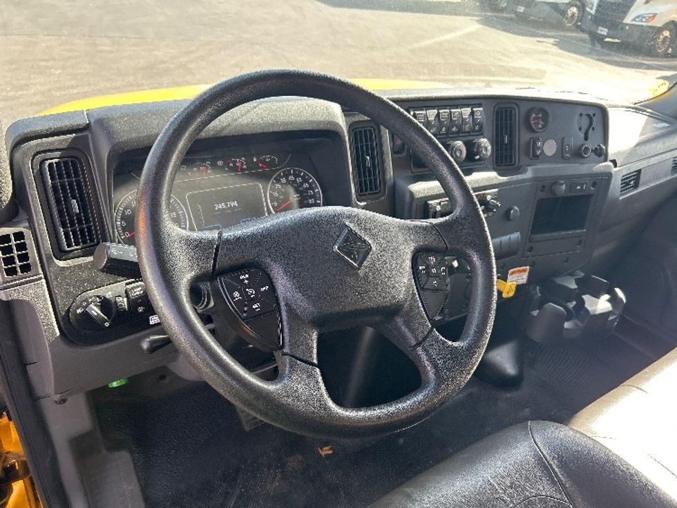 Medium Duty Box Truck-Light and Medium Duty Trucks-International-2021-MV607-Phoenix-AZ-245,794\n\t\tmiles-$ 33,750 - Image 16