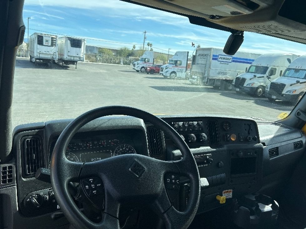 Medium Duty Box Truck-Light and Medium Duty Trucks-International-2021-MV607-Phoenix-AZ-245,794\n\t\tmiles-$ 33,750 - Image 17