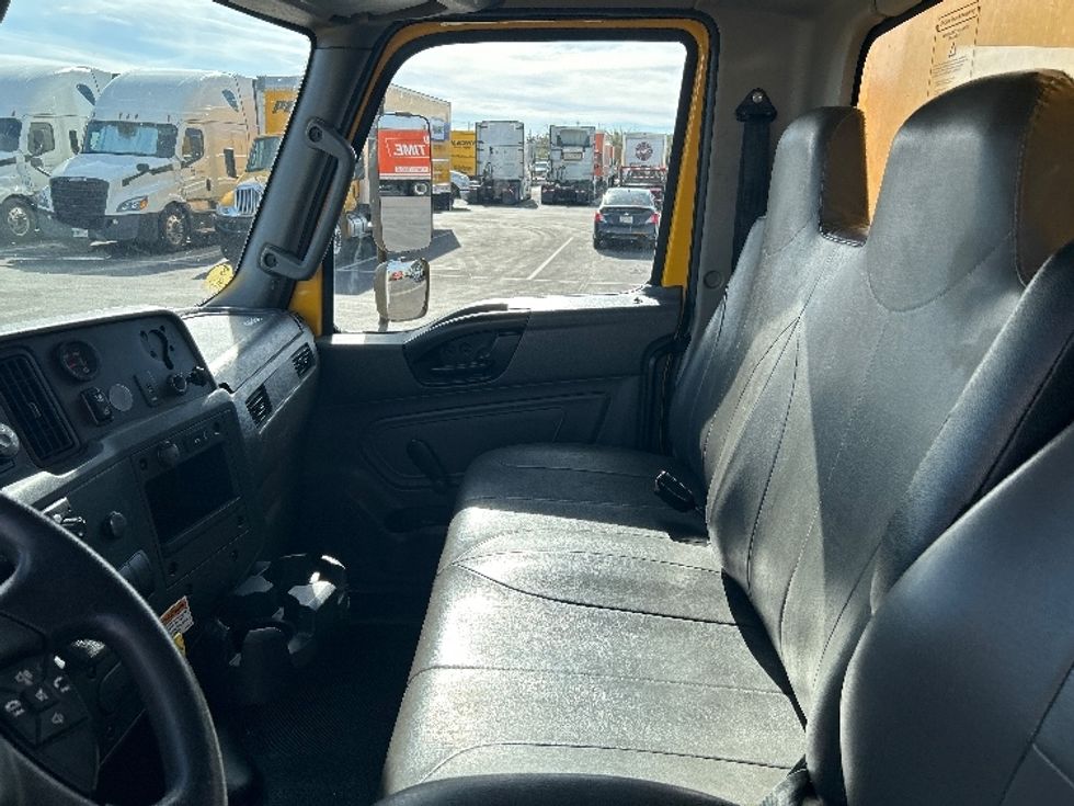 Medium Duty Box Truck-Light and Medium Duty Trucks-International-2021-MV607-Phoenix-AZ-245,794\n\t\tmiles-$ 33,750 - Image 18