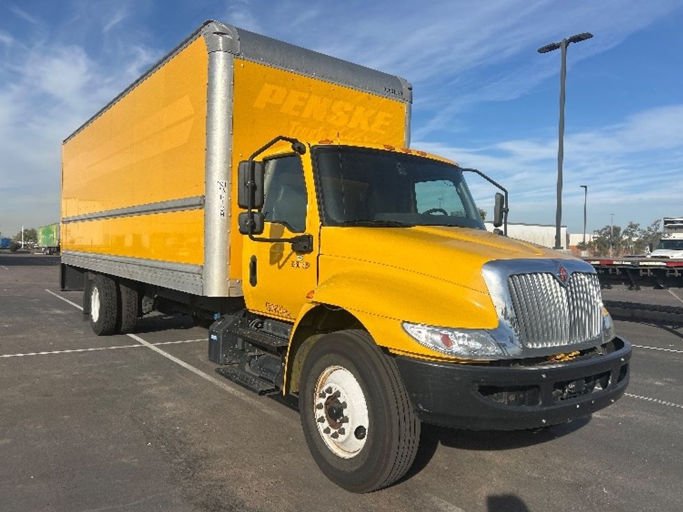 Medium Duty Box Truck-Light and Medium Duty Trucks-International-2021-MV607-Phoenix-AZ-256,468\n\t\tmiles-$ 32,000 - Image 1