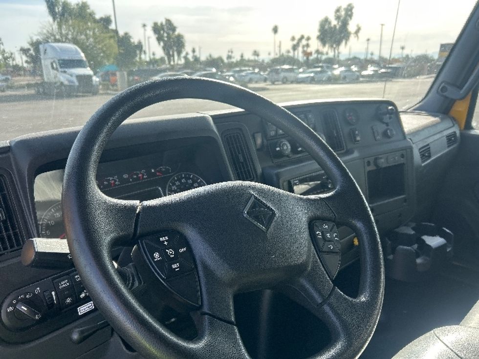 Medium Duty Box Truck-Light and Medium Duty Trucks-International-2021-MV607-Phoenix-AZ-256,468\n\t\tmiles-$ 32,000 - Image 17