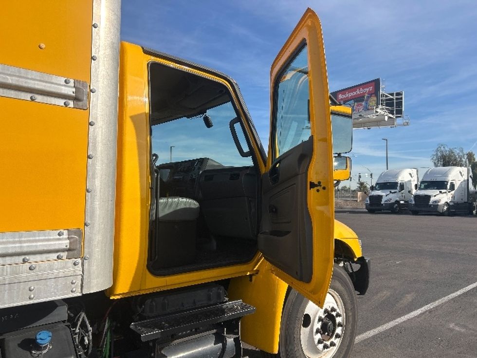 Medium Duty Box Truck-Light and Medium Duty Trucks-International-2021-MV607-Phoenix-AZ-256,468\n\t\tmiles-$ 32,000 - Image 20