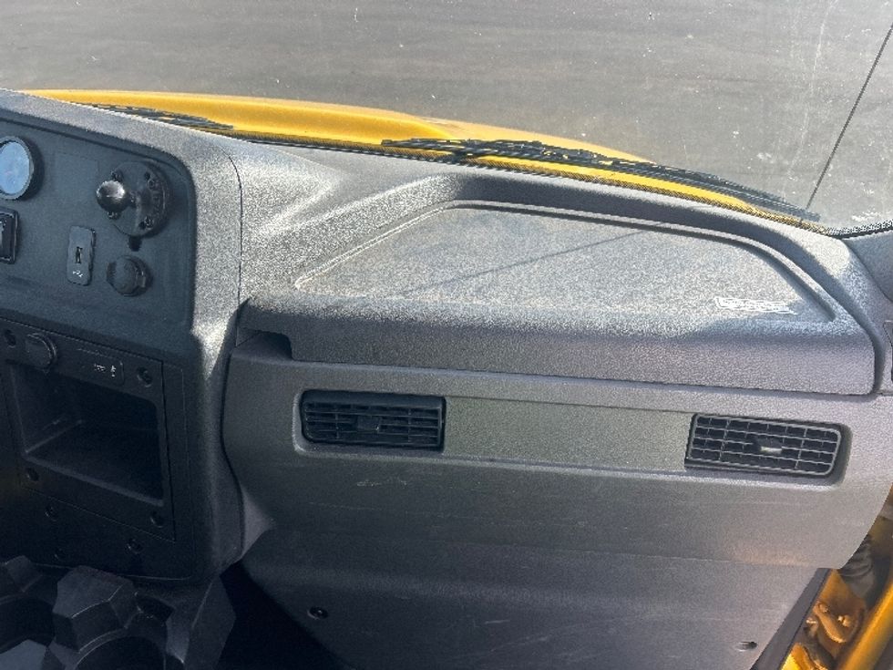 Medium Duty Box Truck-Light and Medium Duty Trucks-International-2021-MV607-Phoenix-AZ-256,468\n\t\tmiles-$ 32,000 - Image 24