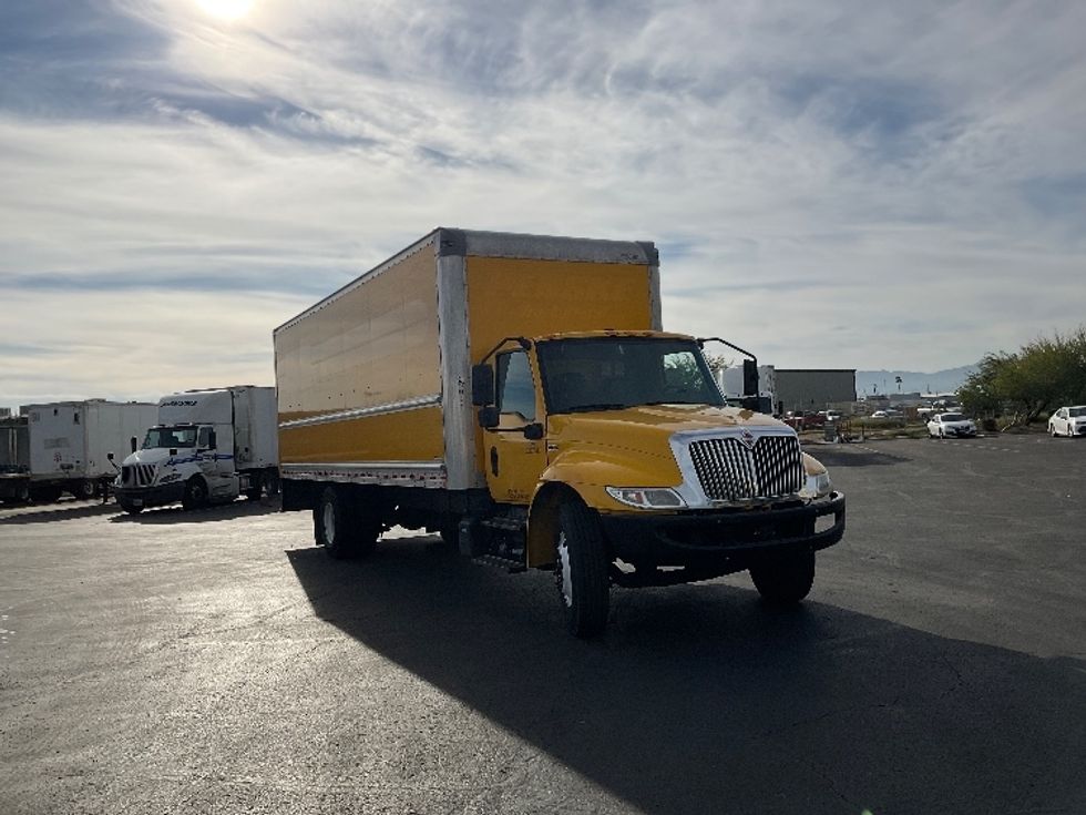 Medium Duty Box Truck-Light and Medium Duty Trucks-International-2021-MV607-Phoenix-AZ-262,687\n\t\tmiles-$ 31,000 - Image 1
