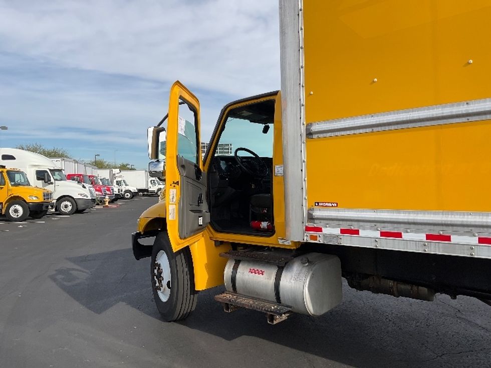 Medium Duty Box Truck-Light and Medium Duty Trucks-International-2021-MV607-Phoenix-AZ-262,687\n\t\tmiles-$ 31,000 - Image 16