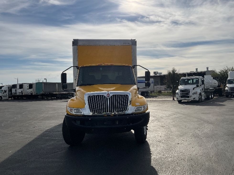Medium Duty Box Truck-Light and Medium Duty Trucks-International-2021-MV607-Phoenix-AZ-262,687\n\t\tmiles-$ 31,000 - Image 2
