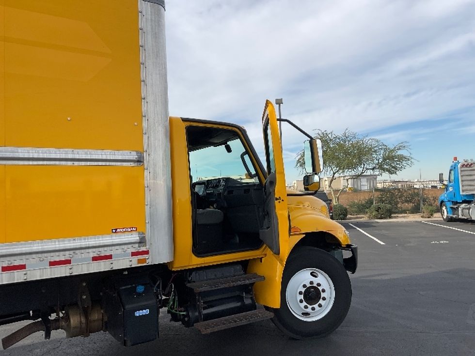 Medium Duty Box Truck-Light and Medium Duty Trucks-International-2021-MV607-Phoenix-AZ-262,687\n\t\tmiles-$ 31,000 - Image 20