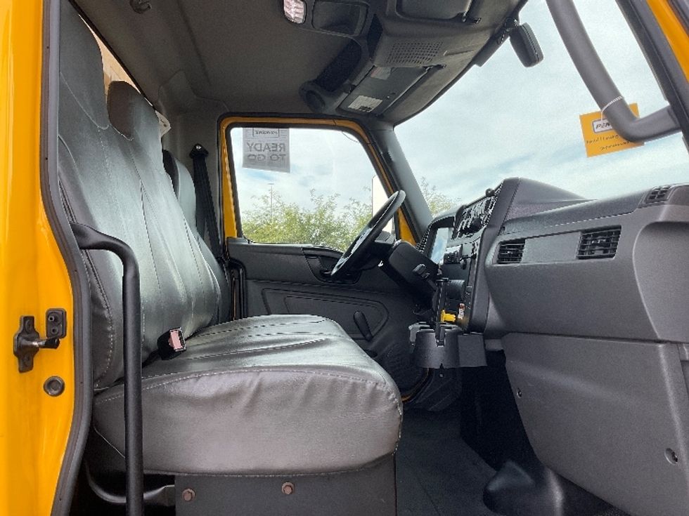 Medium Duty Box Truck-Light and Medium Duty Trucks-International-2021-MV607-Phoenix-AZ-262,687\n\t\tmiles-$ 31,000 - Image 22