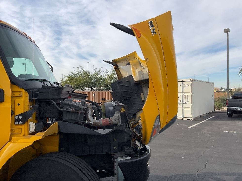 Medium Duty Box Truck-Light and Medium Duty Trucks-International-2021-MV607-Phoenix-AZ-262,687\n\t\tmiles-$ 31,000 - Image 23