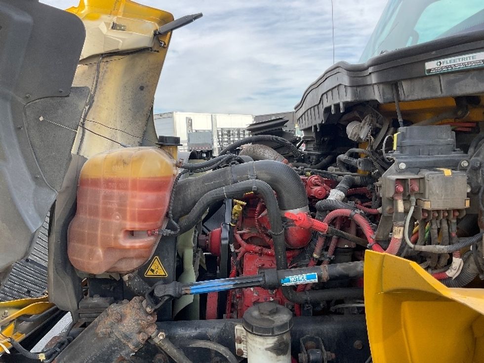 Medium Duty Box Truck-Light and Medium Duty Trucks-International-2021-MV607-Phoenix-AZ-262,687\n\t\tmiles-$ 31,000 - Image 24