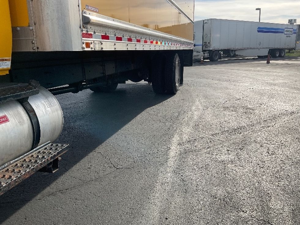 Medium Duty Box Truck-Light and Medium Duty Trucks-International-2021-MV607-Phoenix-AZ-262,687\n\t\tmiles-$ 31,000 - Image 5