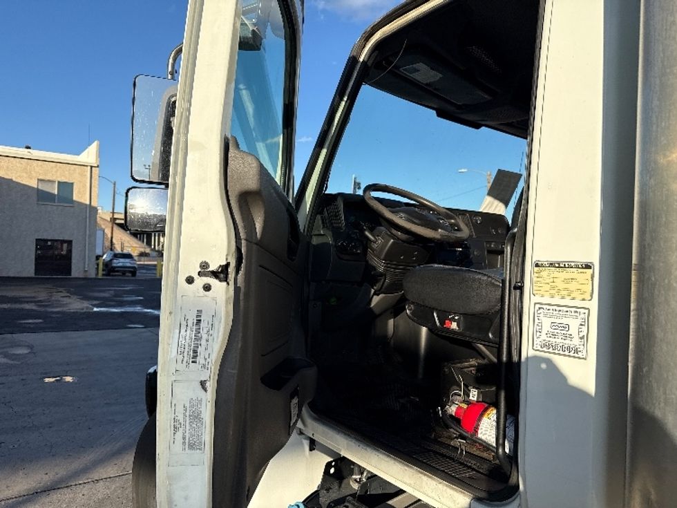 Medium Duty Box Truck-Light and Medium Duty Trucks-International-2021-MV607-Phoenix-AZ-275,198\n\t\tmiles-$ 33,750 - Image 15