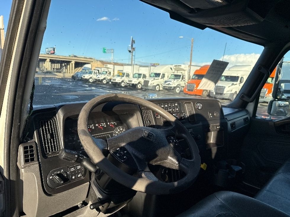 Medium Duty Box Truck-Light and Medium Duty Trucks-International-2021-MV607-Phoenix-AZ-275,198\n\t\tmiles-$ 33,750 - Image 16