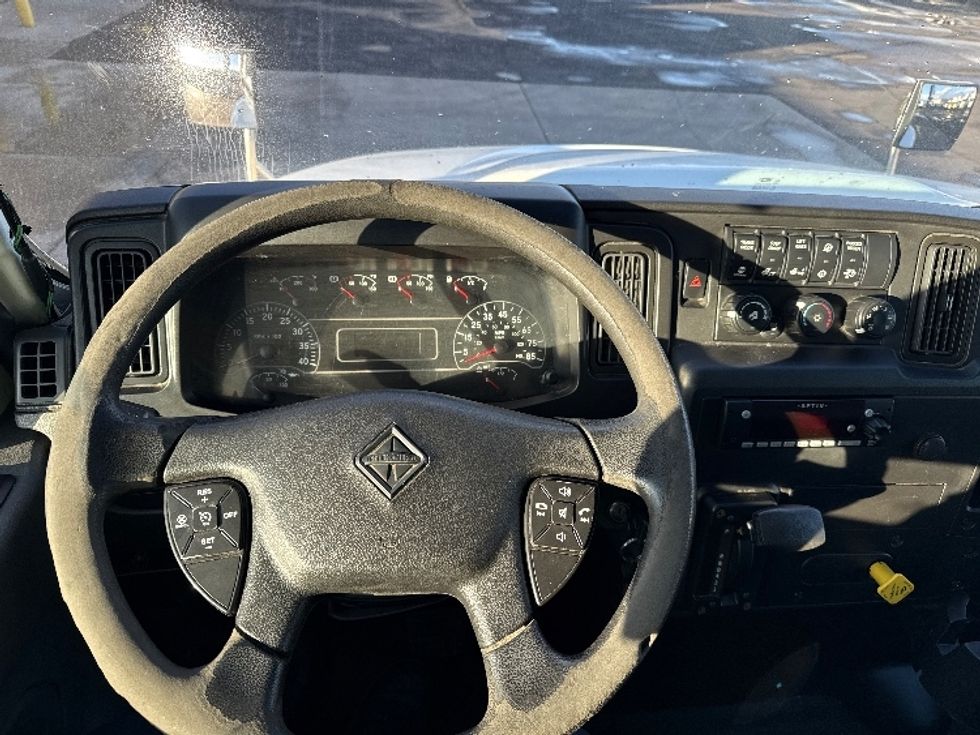 Medium Duty Box Truck-Light and Medium Duty Trucks-International-2021-MV607-Phoenix-AZ-275,198\n\t\tmiles-$ 33,750 - Image 17