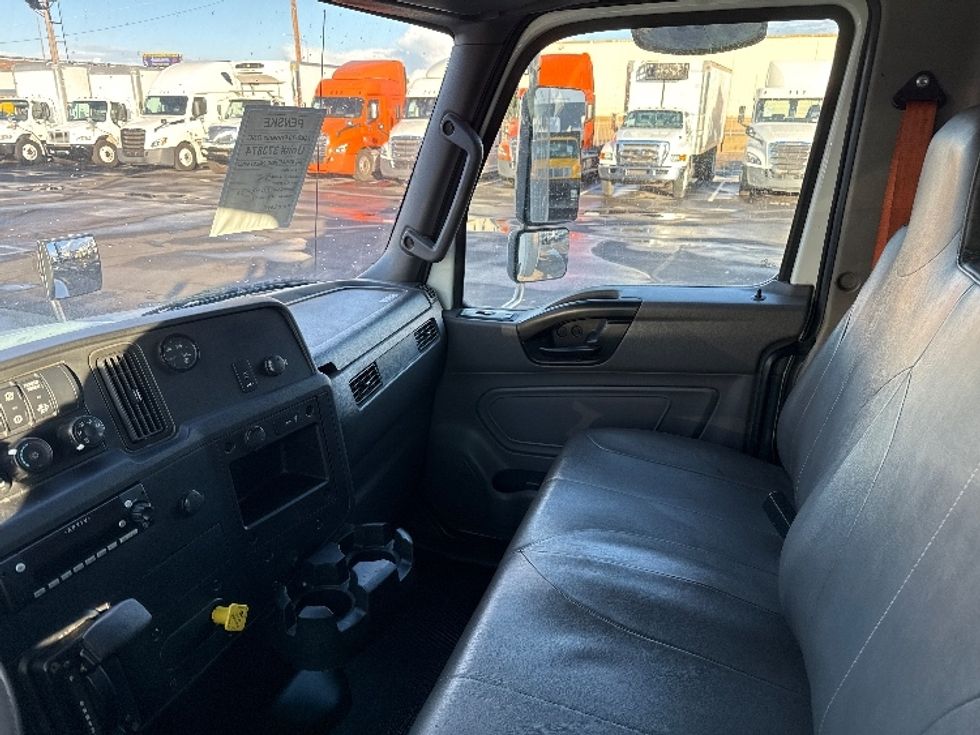 Medium Duty Box Truck-Light and Medium Duty Trucks-International-2021-MV607-Phoenix-AZ-275,198\n\t\tmiles-$ 33,750 - Image 18