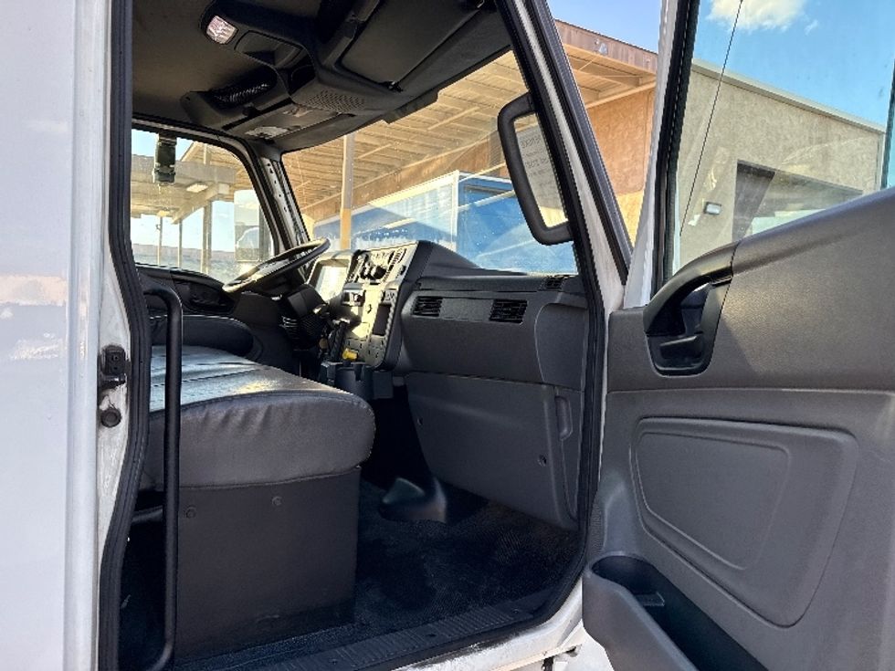 Medium Duty Box Truck-Light and Medium Duty Trucks-International-2021-MV607-Phoenix-AZ-275,198\n\t\tmiles-$ 33,750 - Image 19