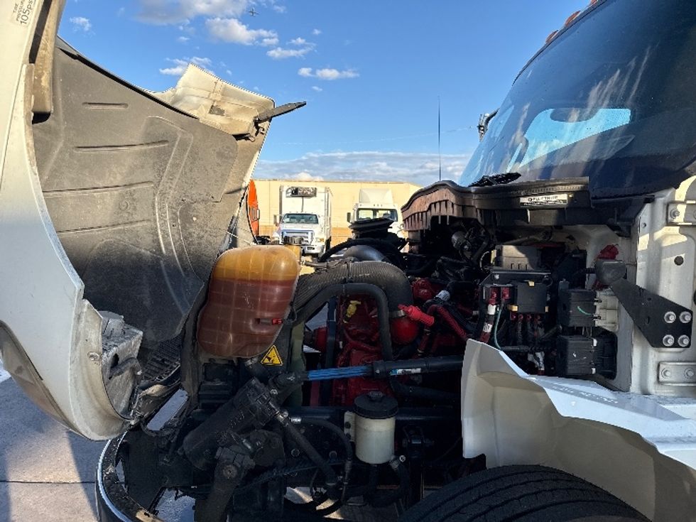 Medium Duty Box Truck-Light and Medium Duty Trucks-International-2021-MV607-Phoenix-AZ-275,198\n\t\tmiles-$ 33,750 - Image 22