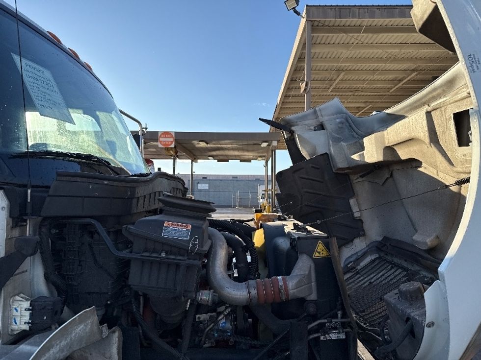 Medium Duty Box Truck-Light and Medium Duty Trucks-International-2021-MV607-Phoenix-AZ-275,198\n\t\tmiles-$ 33,750 - Image 23