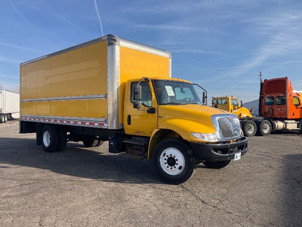 Medium Duty Box Truck-Light and Medium Duty Trucks-International-2021-MV607-Piqua-OH-162,295\n\t\tmiles-$ 41,500 - Image 1