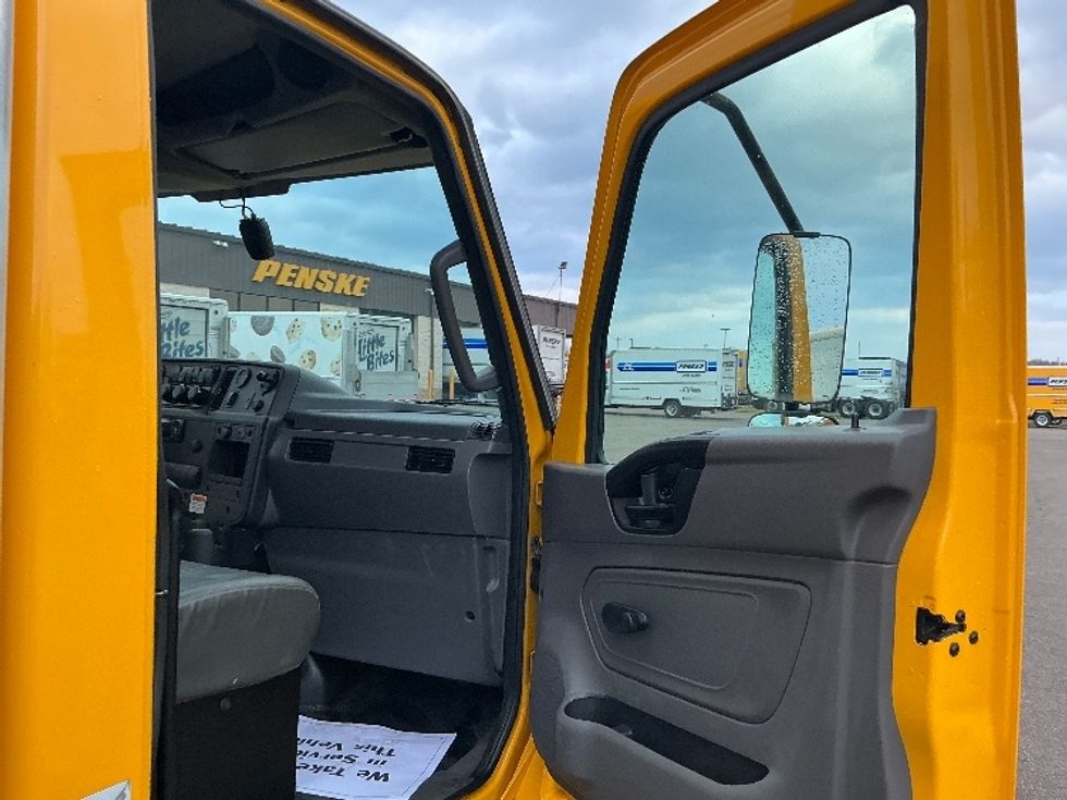 Medium Duty Box Truck-Light and Medium Duty Trucks-International-2021-MV607-Piqua-OH-172,782\n\t\tmiles-$ 40,000 - Image 20