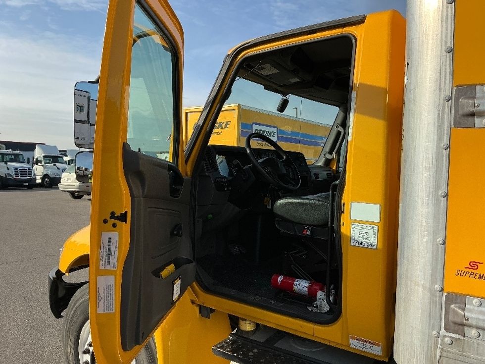 Medium Duty Box Truck-Light and Medium Duty Trucks-International-2021-MV607-Piqua-OH-195,726\n\t\tmiles-$ 43,000 - Image 15