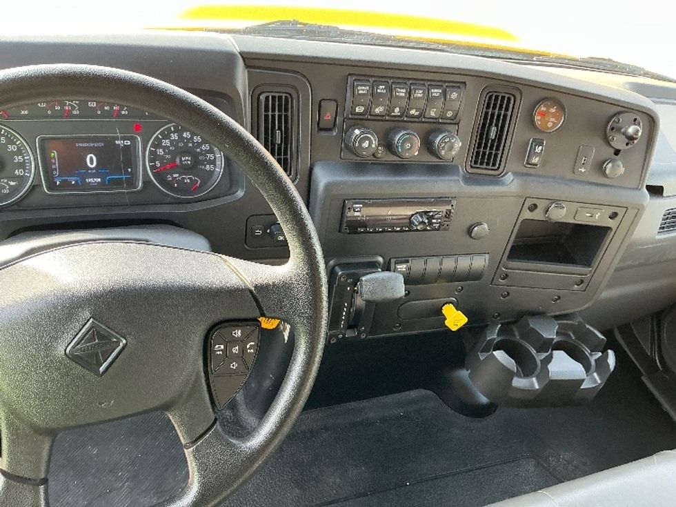 Medium Duty Box Truck-Light and Medium Duty Trucks-International-2021-MV607-Piqua-OH-195,726\n\t\tmiles-$ 43,000 - Image 17