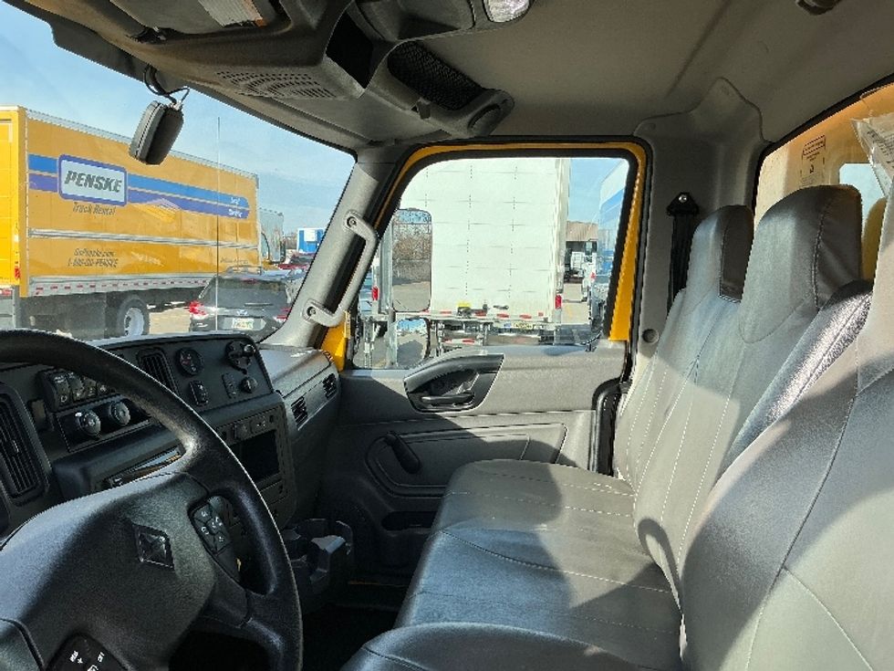 Medium Duty Box Truck-Light and Medium Duty Trucks-International-2021-MV607-Piqua-OH-195,726\n\t\tmiles-$ 43,000 - Image 18