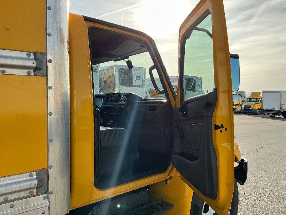 Medium Duty Box Truck-Light and Medium Duty Trucks-International-2021-MV607-Piqua-OH-195,726\n\t\tmiles-$ 43,000 - Image 19